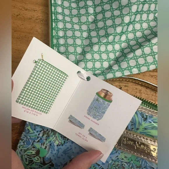 Lilly Pulitzer Beach Day Pouch NWT - Picture 8 of 9